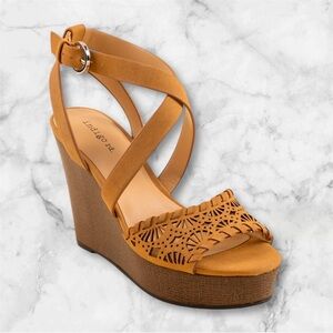 indigo rd. Karsen Laser Cut Wedges tan Brown Sandals 8.5